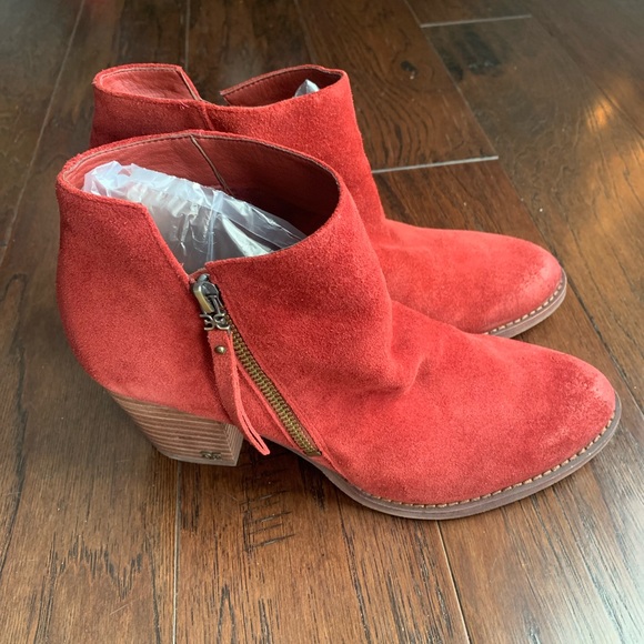 EUC, Sam Edelmam Macon Suede Macon Spiced Red Ankle Boots - Picture 1 of 12